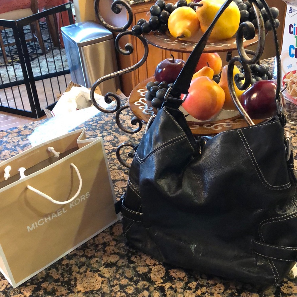 Black hobo Michael Kors purse!